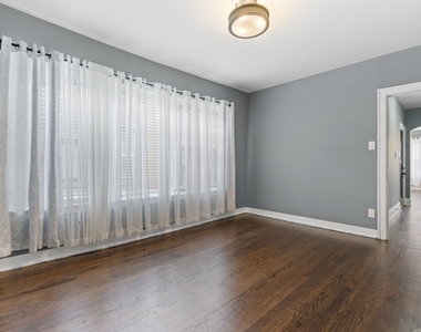 7649 S Yates Boulevard - Photo Thumbnail 12