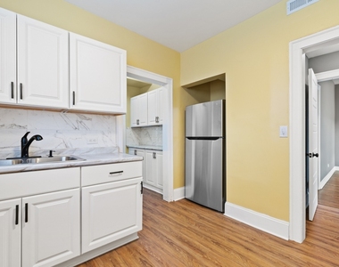 7649 S Yates Boulevard - Photo Thumbnail 14