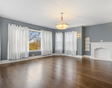 7649 S Yates Boulevard - Photo Thumbnail 3