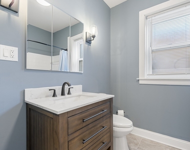 7649 S Yates Boulevard - Photo Thumbnail 1