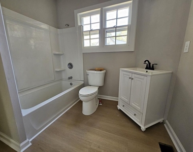 1120 Morningside Drive - Photo Thumbnail 8