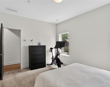 1214 Chelsea Circle - Photo Thumbnail 2