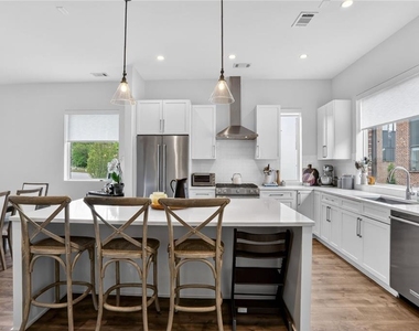 1214 Chelsea Circle - Photo Thumbnail 11