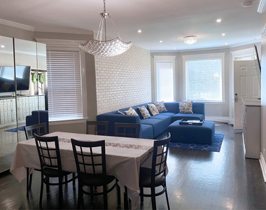 3839 N Hamlin Avenue - Photo Thumbnail 6