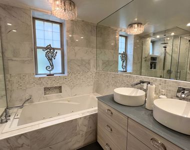 3839 N Hamlin Avenue - Photo Thumbnail 5