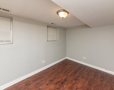 5344 W Eddy Street - Photo Thumbnail 10