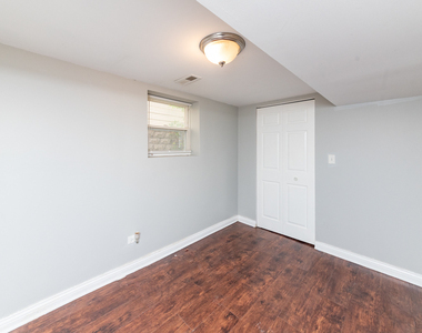 5344 W Eddy Street - Photo Thumbnail 8