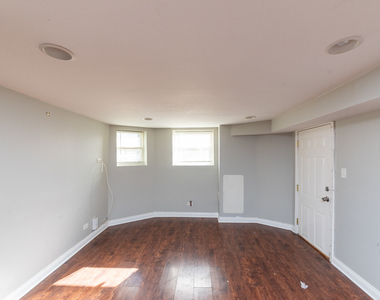5344 W Eddy Street - Photo Thumbnail 3
