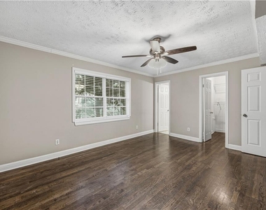 21 Delmont Drive Ne - Photo Thumbnail 9