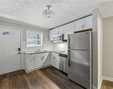 21 Delmont Drive Ne - Photo Thumbnail 5