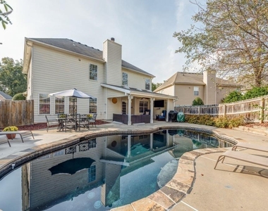 2020 Chelton Way Se - Photo Thumbnail 1