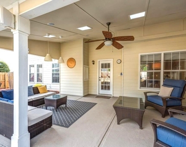 2020 Chelton Way Se - Photo Thumbnail 34