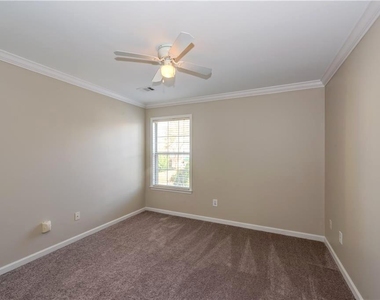 2020 Chelton Way Se - Photo Thumbnail 25