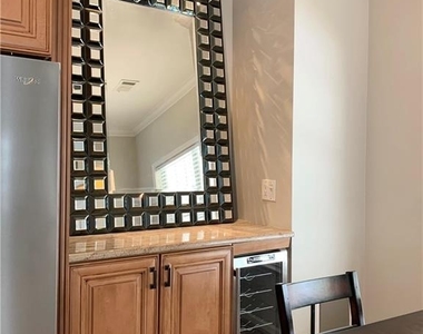 2020 Chelton Way Se - Photo Thumbnail 11