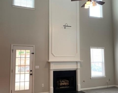 2020 Chelton Way Se - Photo Thumbnail 12