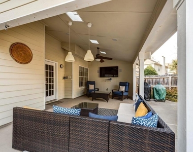 2020 Chelton Way Se - Photo Thumbnail 35