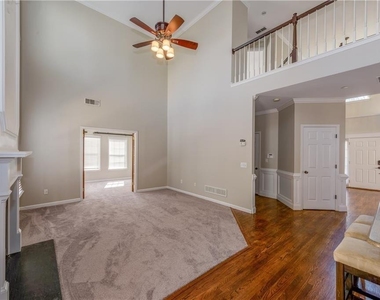 2020 Chelton Way Se - Photo Thumbnail 14