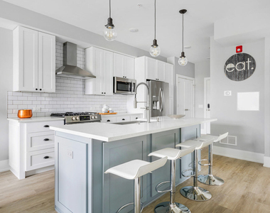 504 Lyman Avenue - Photo Thumbnail 7