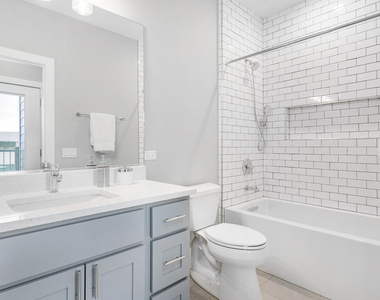 504 Lyman Avenue - Photo Thumbnail 12