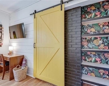 3353 Myrtle Street - Photo Thumbnail 11