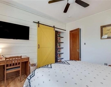 3353 Myrtle Street - Photo Thumbnail 12