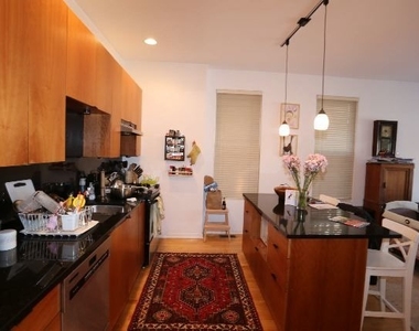 1407 N Wicker Park Avenue - Photo Thumbnail 1