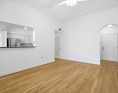 3777 Peachtree Road Ne - Photo Thumbnail 2