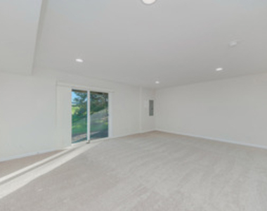 212 Commerce Street E - Photo Thumbnail 14