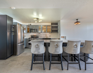 6700 S South Shore Drive - Photo Thumbnail 6