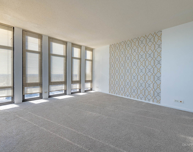 6700 S South Shore Drive - Photo Thumbnail 12