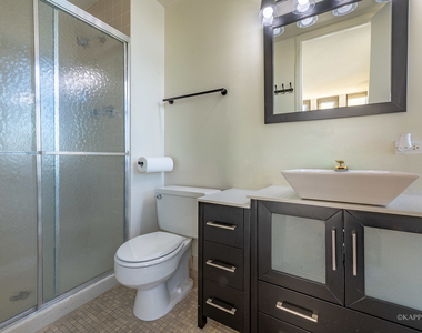 6700 S South Shore Drive - Photo Thumbnail 17