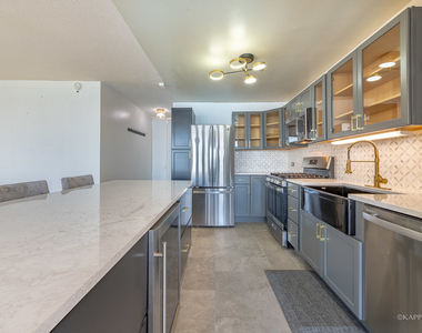 6700 S South Shore Drive - Photo Thumbnail 8