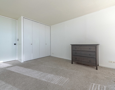 6700 S South Shore Drive - Photo Thumbnail 14