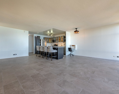 6700 S South Shore Drive - Photo Thumbnail 4
