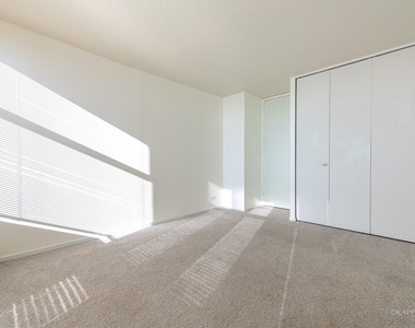 6700 S South Shore Drive - Photo Thumbnail 15