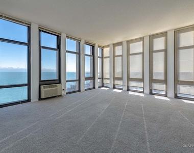 6700 S South Shore Drive - Photo Thumbnail 9