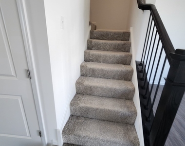 1033 Atterberg Road - Photo Thumbnail 16