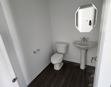 1033 Atterberg Road - Photo Thumbnail 18
