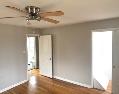 18006 Wentworth Avenue - Photo Thumbnail 6