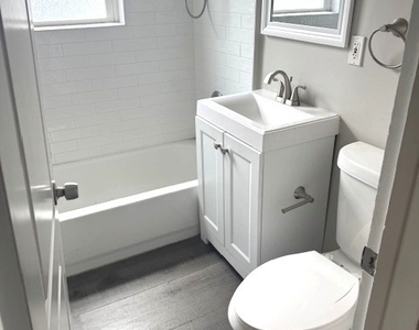 18006 Wentworth Avenue - Photo Thumbnail 3