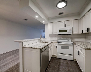 2513 Bering Drive - Photo Thumbnail 7