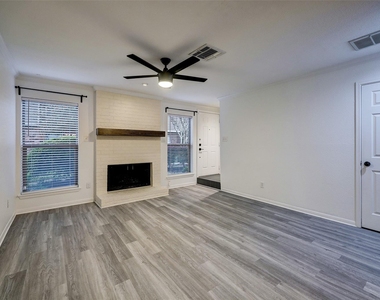 2513 Bering Drive - Photo Thumbnail 5