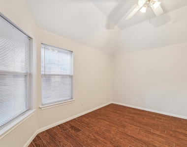 2806 Crescent Star Road - Photo Thumbnail 14