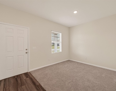 31247 Williams Landing St - Photo Thumbnail 5