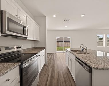 31247 Williams Landing St - Photo Thumbnail 18