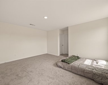 31247 Williams Landing St - Photo Thumbnail 39