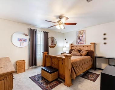 30915 E Lost Creek Boulevard - Photo Thumbnail 7