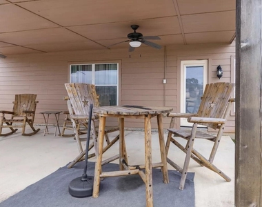 30915 E Lost Creek Boulevard - Photo Thumbnail 11