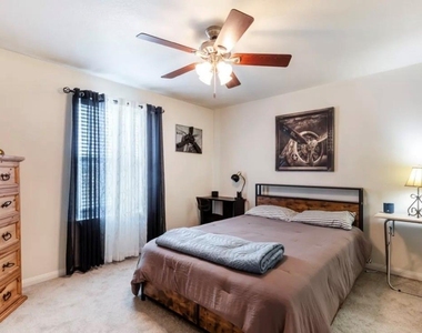 30915 E Lost Creek Boulevard - Photo Thumbnail 9