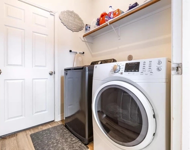 30915 E Lost Creek Boulevard - Photo Thumbnail 10